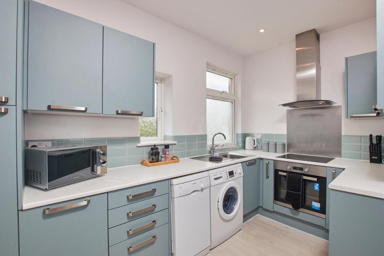 Fantastic Central Stratford Two Bedroom Apartment By Purestay Short Lets & Serviced Accommodation With Parking Stratford-upon-Avon Exterior photo