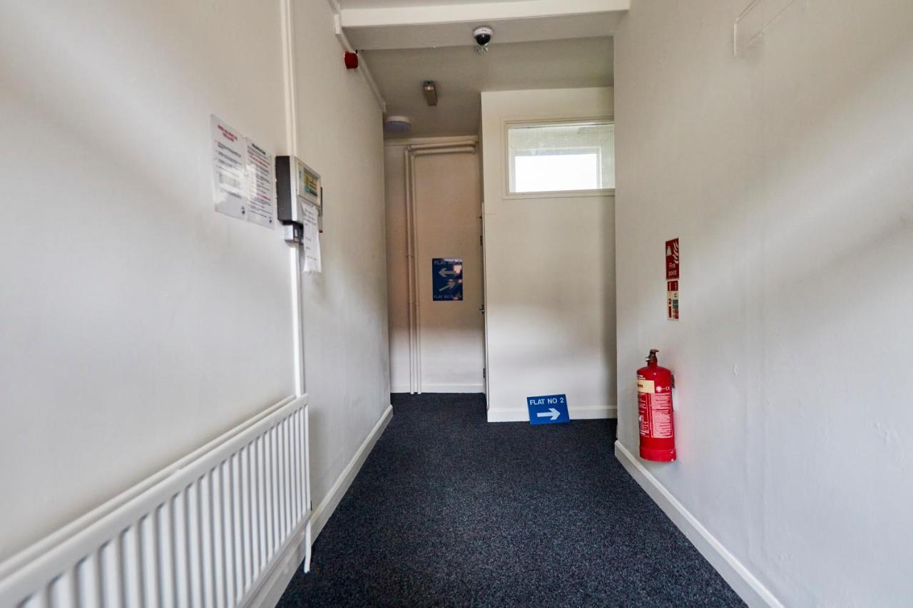 Fantastic Central Stratford Two Bedroom Apartment By Purestay Short Lets & Serviced Accommodation With Parking Stratford-upon-Avon Exterior photo