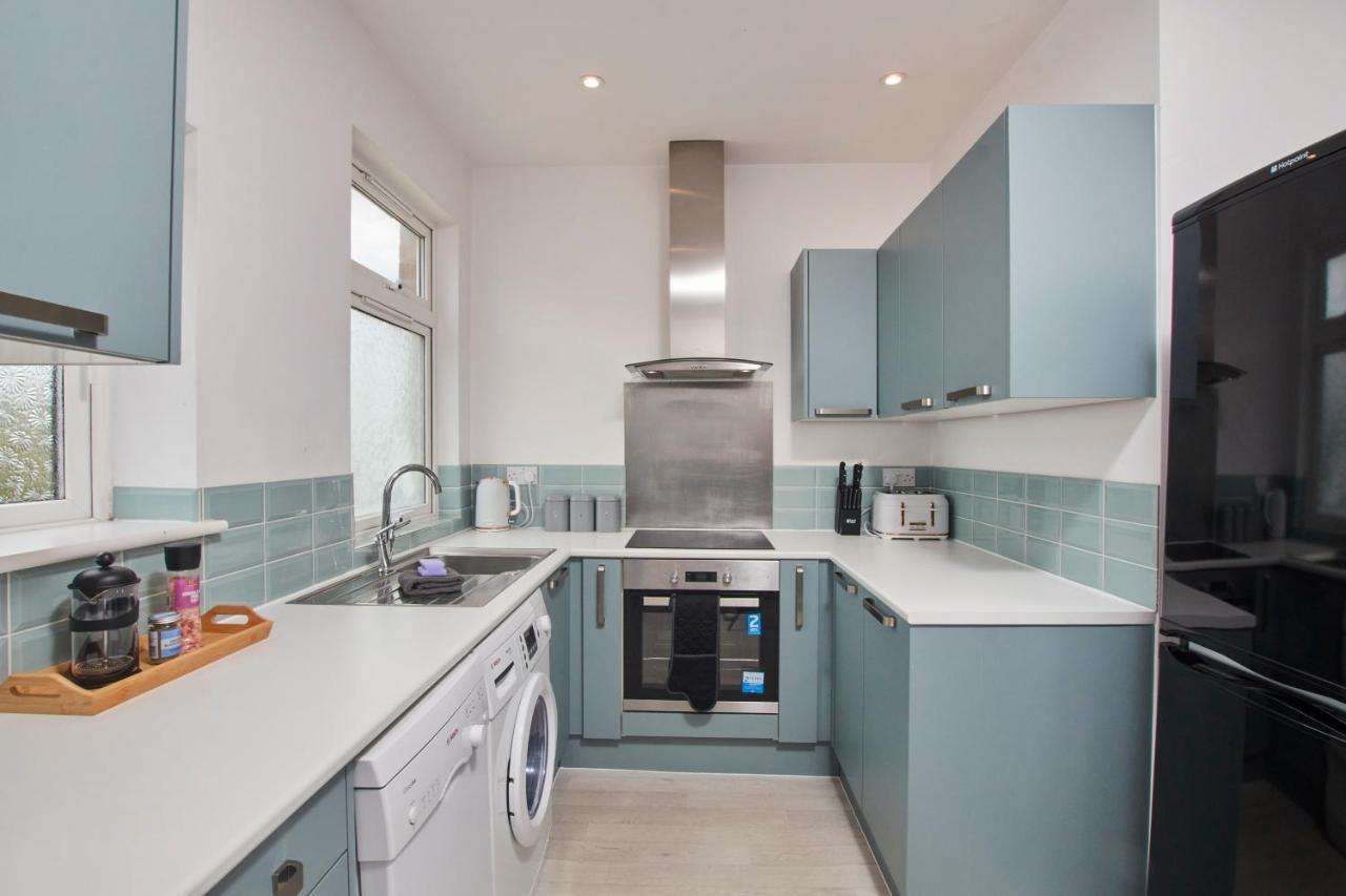 Fantastic Central Stratford Two Bedroom Apartment By Purestay Short Lets & Serviced Accommodation With Parking Stratford-upon-Avon Exterior photo