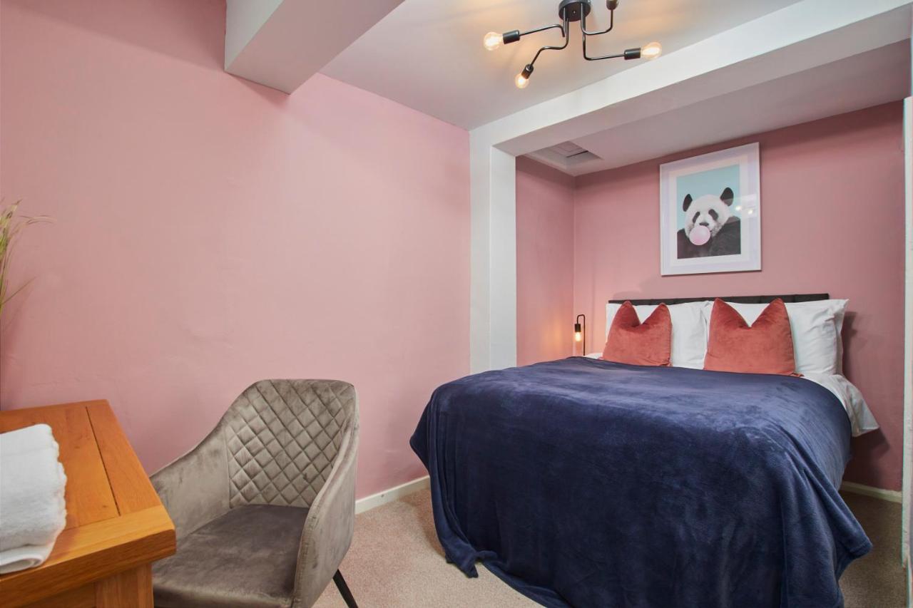Fantastic Central Stratford Two Bedroom Apartment By Purestay Short Lets & Serviced Accommodation With Parking Stratford-upon-Avon Exterior photo